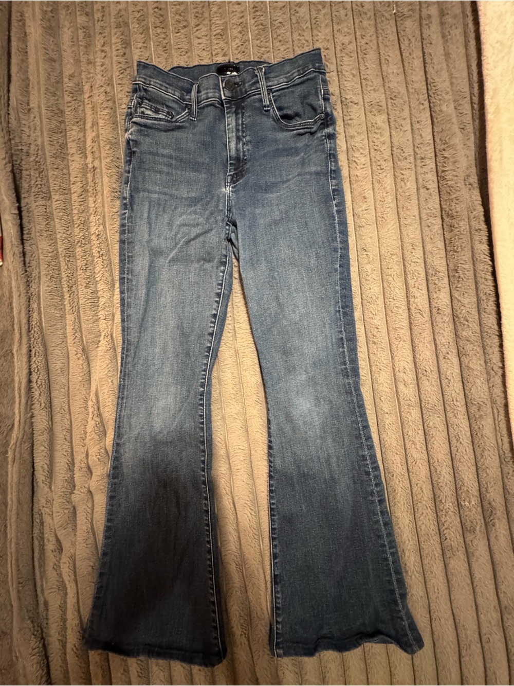 MOTHER the weekender Fray Women's Flare Jeans in Medium Blue Wash